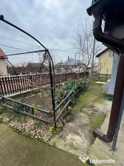 Casă cu 3 camere cu Teren 600 Mp în Posta