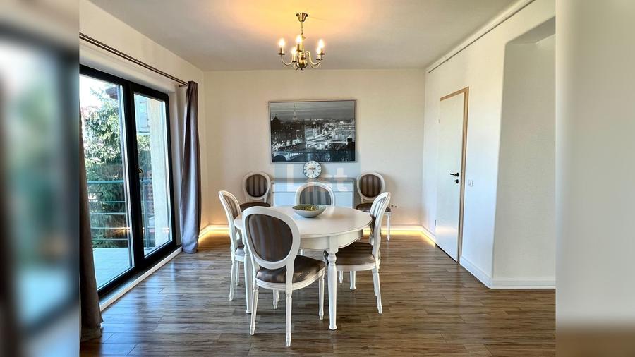 Apartament cu 5 camere semidecomandat în Zorilor
