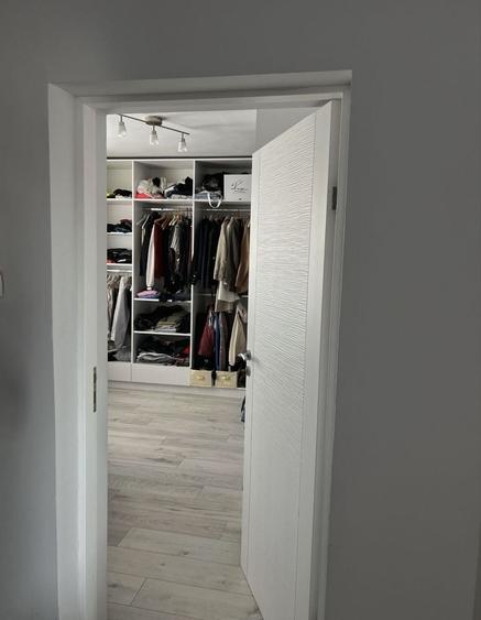 Casă cu 4 camere în Colentina