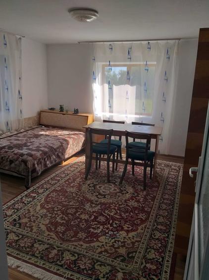 Casă cu 4 camere în Polovragi