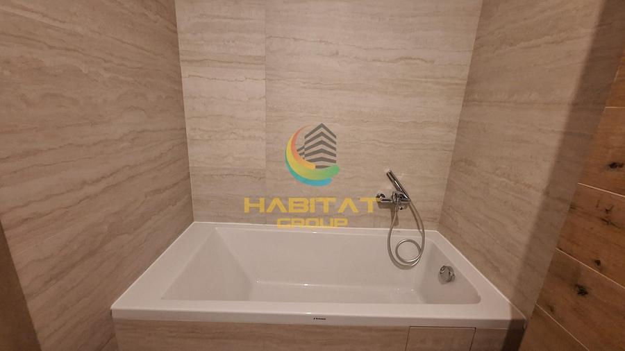 Apartament cu 3 camere semidecomandat în Berceni