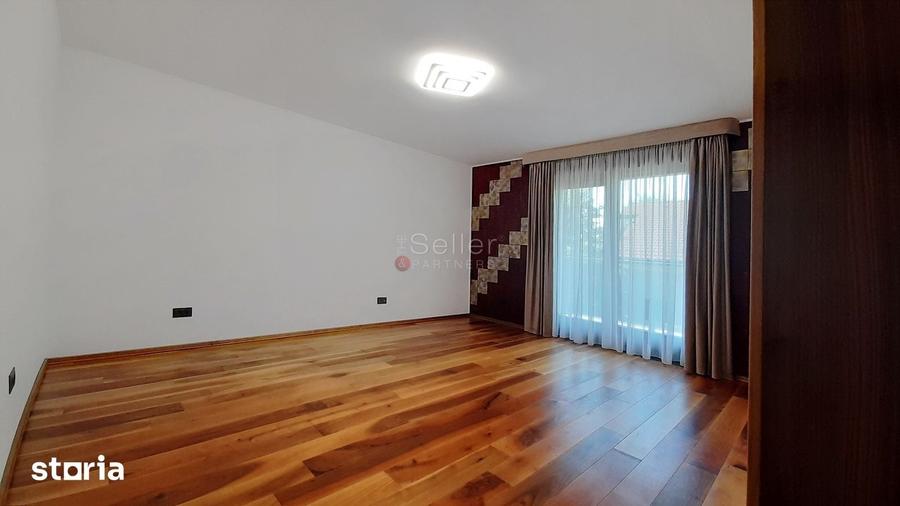 Casă cu 5 camere cu Teren 550 Mp în Sânpetru