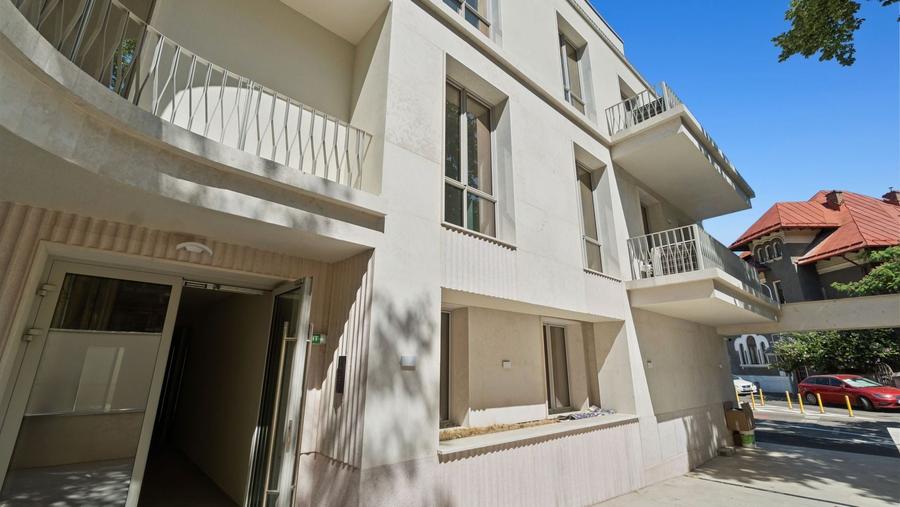Apartament cu 3 camere decomandat, mobilat în Universitate