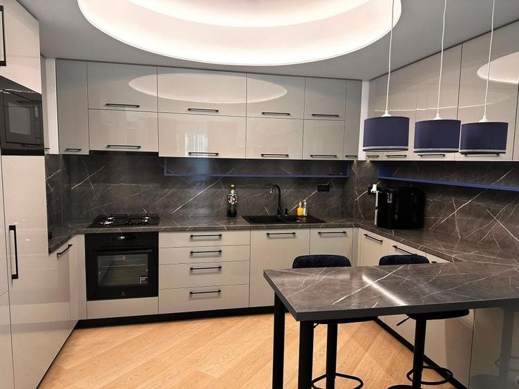 Apartament cu 3 camere decomandat în Pipera