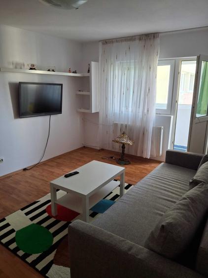 Apartament cu 2 camere semidecomandat în Iancului