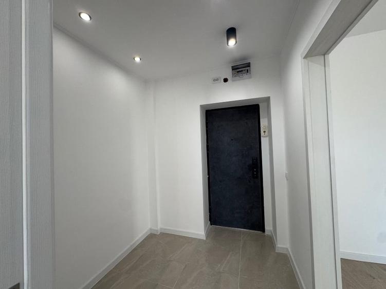 Apartament cu 2 camere semidecomandat în Grivița