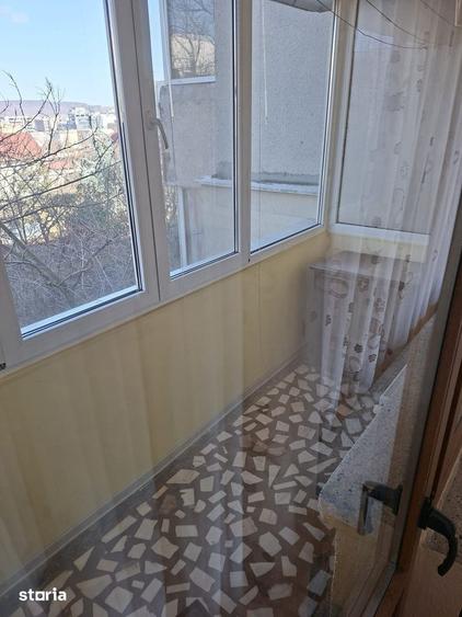 Apartament cu 3 camere decomandat, mobilat în Teilor