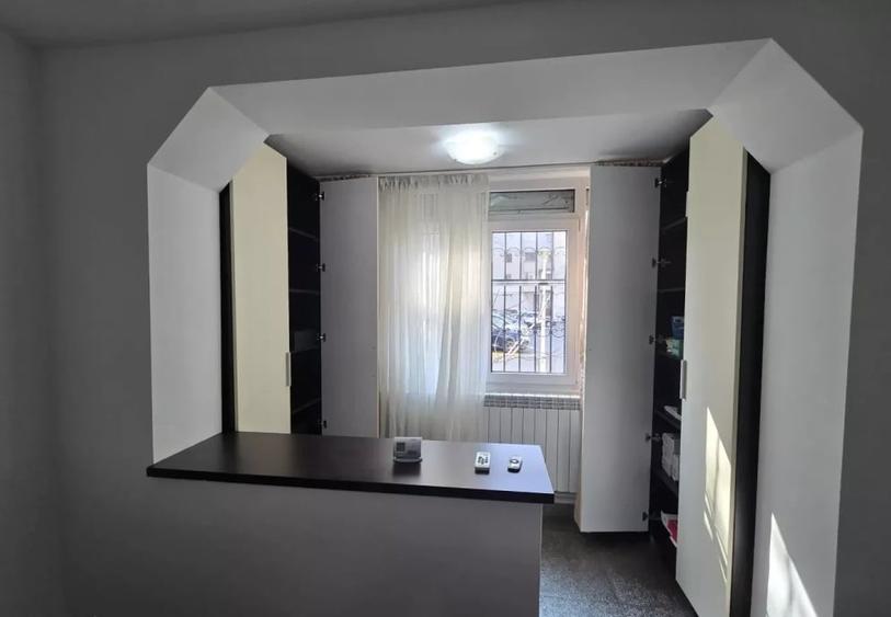Apartament cu 2 camere semidecomandat, mobilat în Tomis II