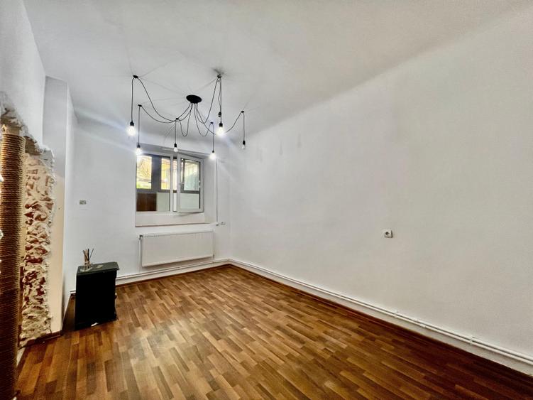 Apartament cu 2 camere semidecomandat în Central