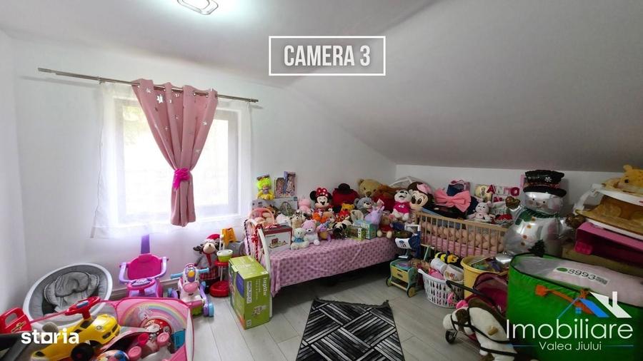 Casă cu 4 camere cu Teren 1711 Mp în Uric