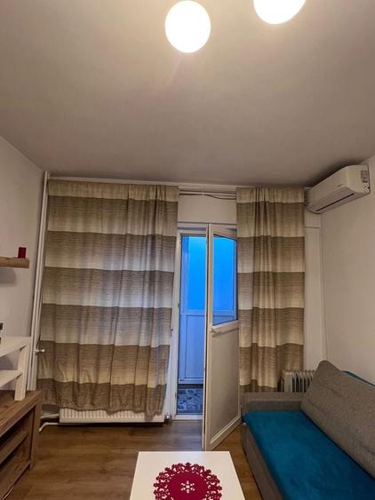 Garsonieră decomandată în Fizicienilor