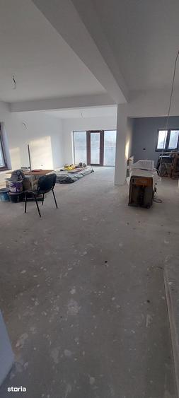Casă cu 5 camere cu Teren 843 Mp în Dorobanți