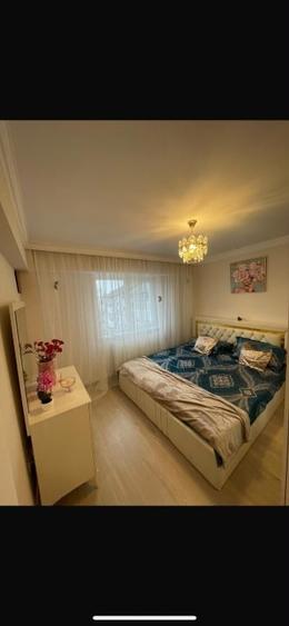 Apartament cu 3 camere decomandat, mobilat în Central