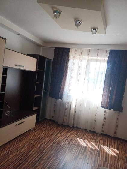 Garsonieră decomandată în Mioriței