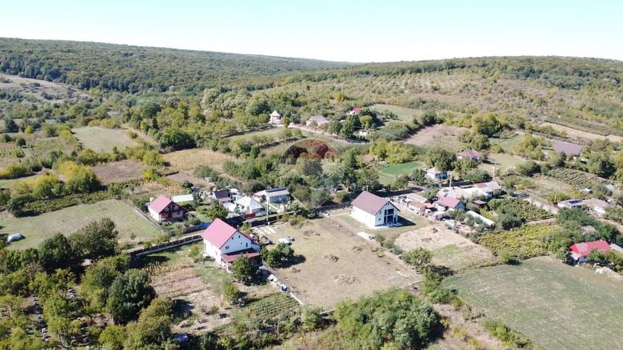 Teren Construcții intravilan de 1797 mp, în Dobrovăț