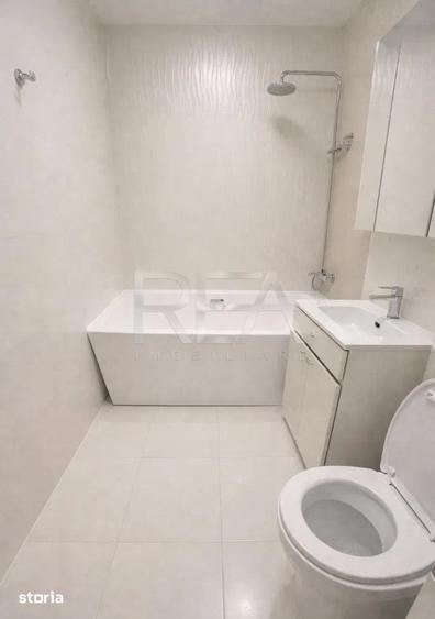 Apartament cu 3 camere semidecomandat în Pajura
