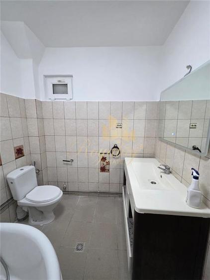 Apartament cu 5 camere decomandat, mobilat în Girocului