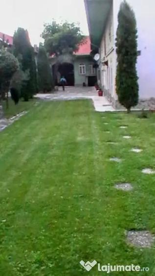 Casă cu 7 camere în Cristian