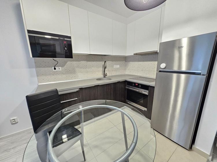 Apartament cu 2 camere semidecomandat, mobilat în Bună Ziua