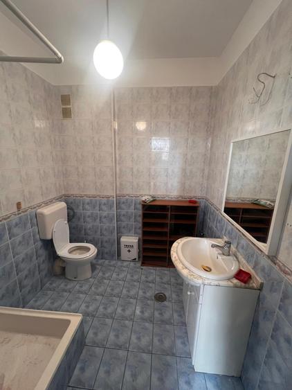 Casă individuală cu 5 camere cu Canalizare în Dorobanți