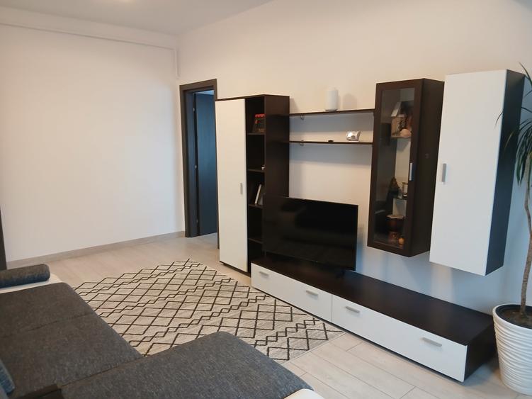 Apartament cu 2 camere decomandat în Nicolina