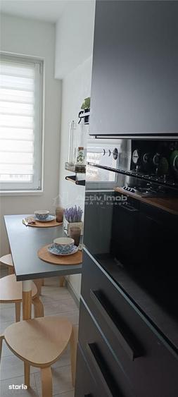Apartament cu 3 camere semidecomandat, mobilat în 1 Mai