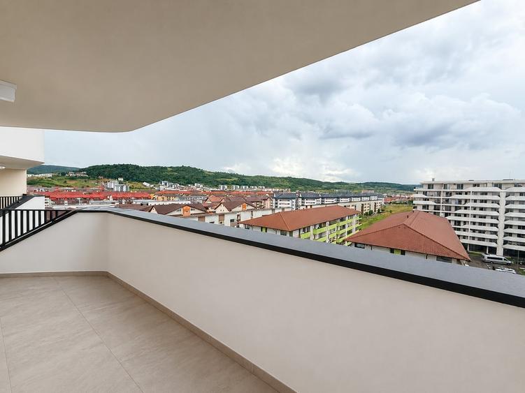 Apartament cu 2 camere semidecomandat, mobilat în Florești