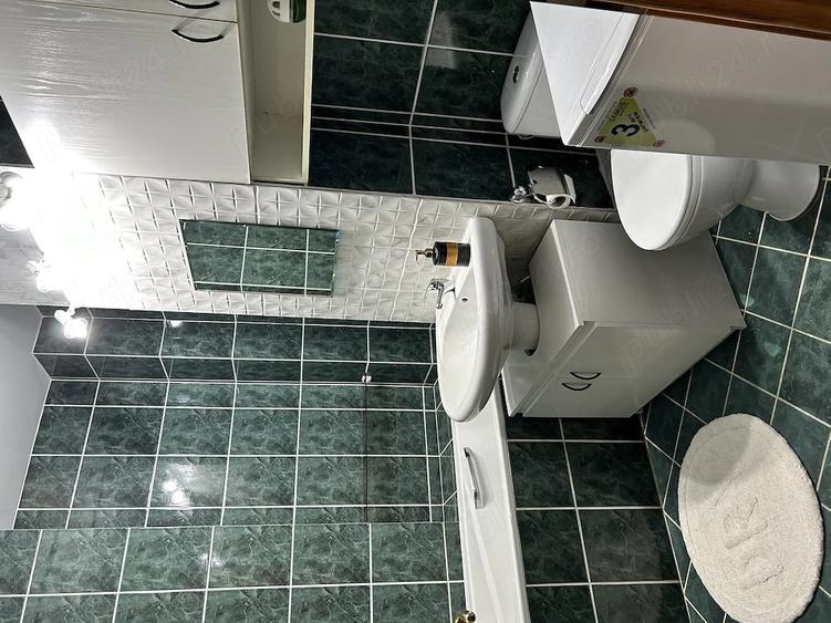 Inchiriez apartament cu 2 camere decomandat str Magheru etaj 1 - 8