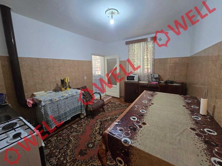 Casă cu 2 camere cu Teren 966 Mp în Sărămaș