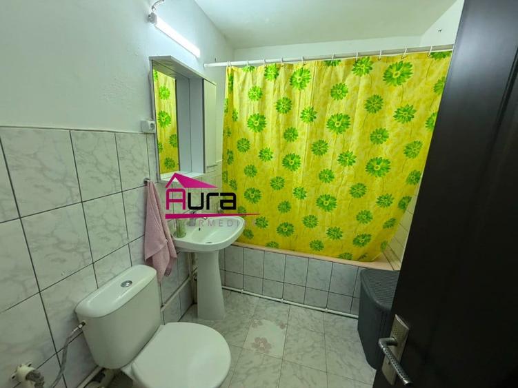 Apartament cu 3 camere decomandat în E3