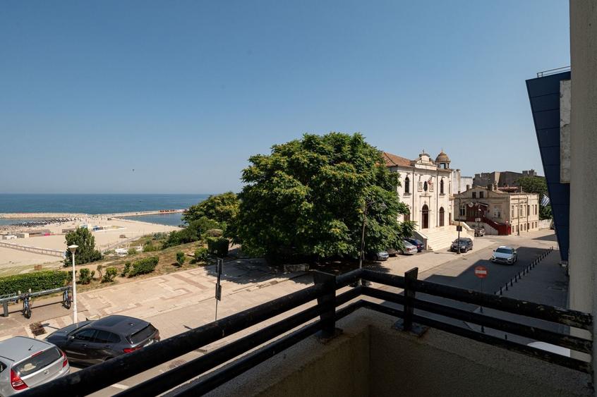 Apartament cu 3 camere decomandat, mobilat în Peninsula