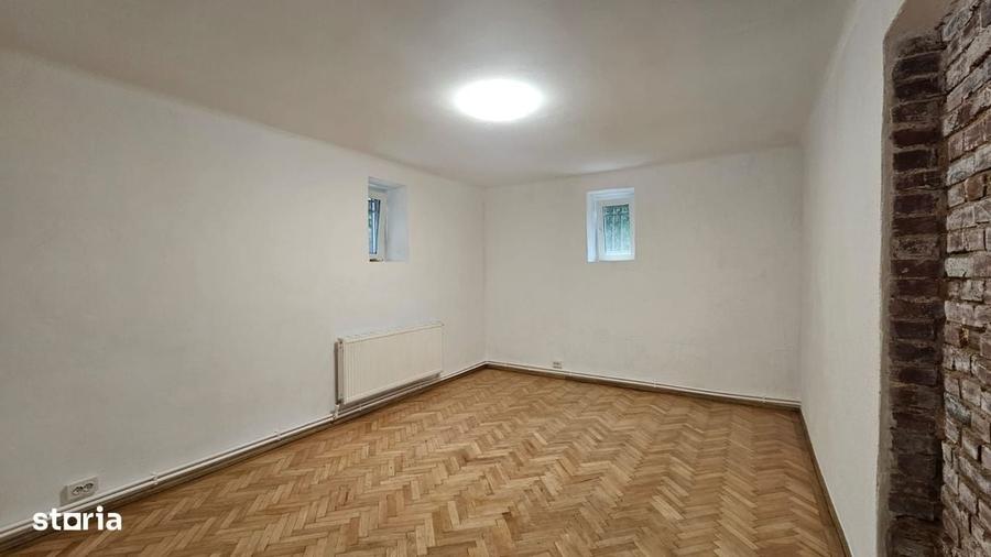 Apartament cu 4 camere în Aviatorilor