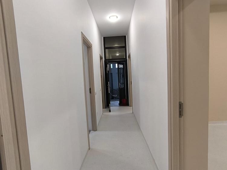 Birou, de 91.930000305176 mp, în Capitol
