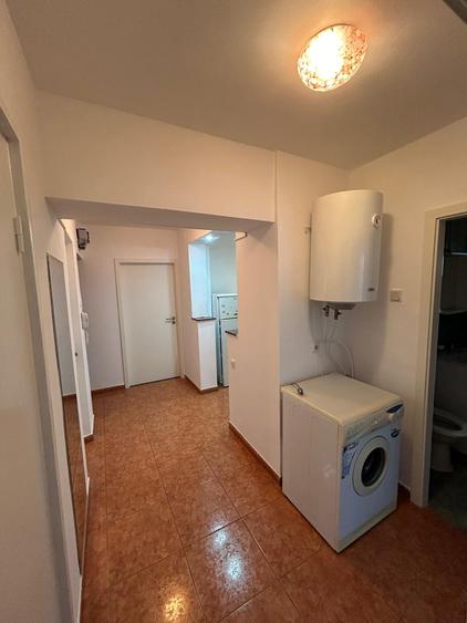 Apartament cu 3 camere decomandat în Moșilor