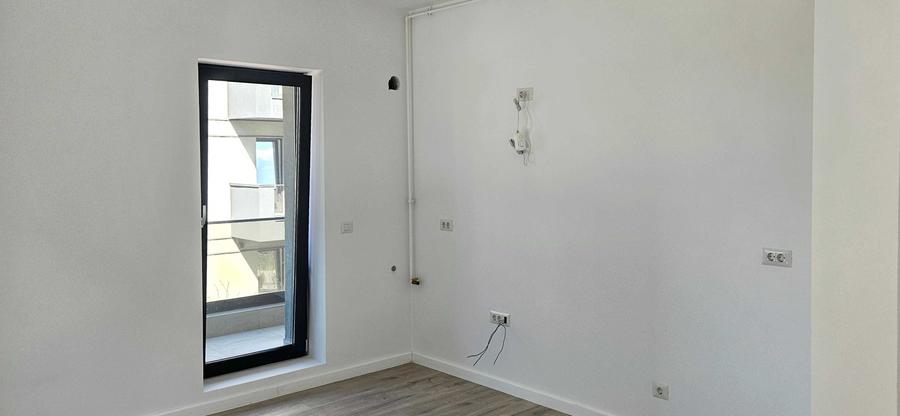 Apartament cu 3 camere decomandat în Românești