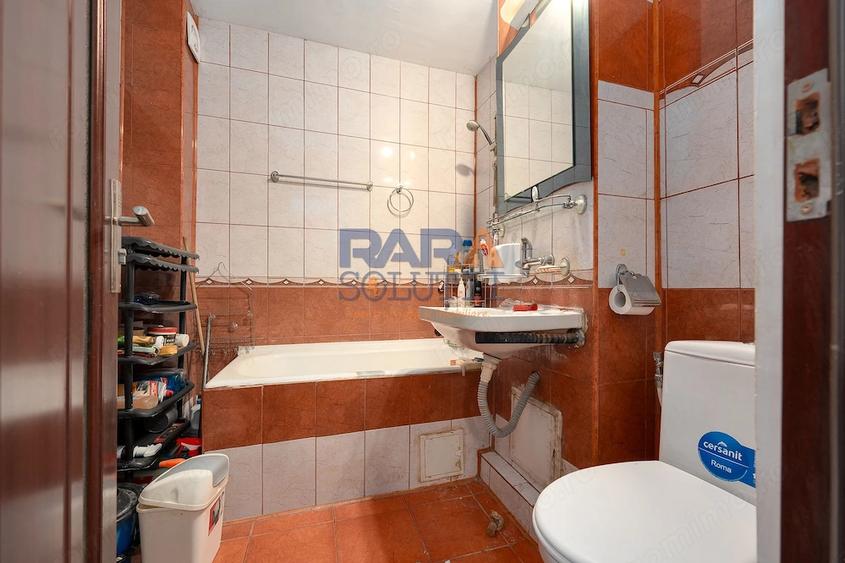 Apartament cu 3 camere decomandat în Sud