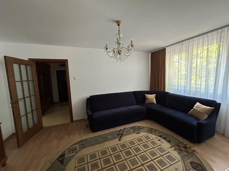 Apartament cu 3 camere decomandat, mobilat în Drumul Taberei