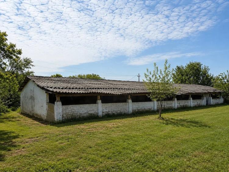 Spațiu comercial, de 1,300 mp, în Ant