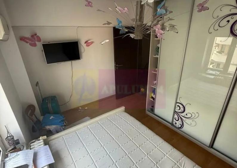 Apartament cu 3 camere decomandat, mobilat în Calea Călărașilor