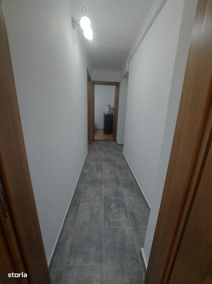 Apartament cu 3 camere decomandat în Micro 6