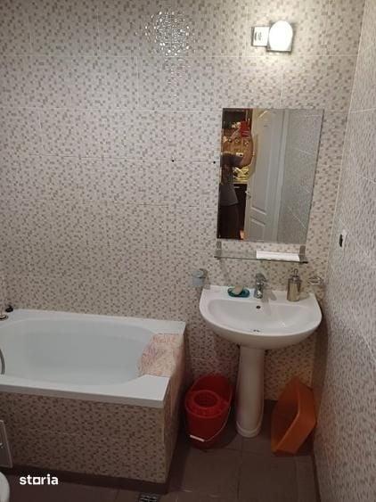 Spațiu comercial, de 90 mp, în Romană