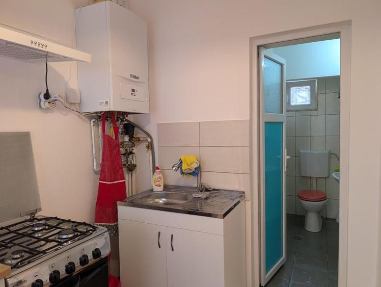 Garsonieră decomandată în Central