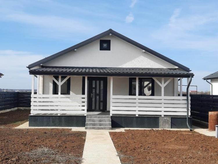 Casă individuală cu 3 camere cu Teren 450 Mp în Joița