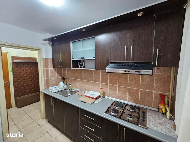 Apartament cu 2 camere semidecomandat în Gorjului