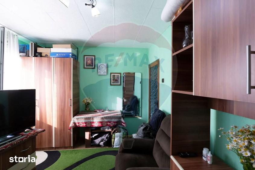 Apartament cu 3 camere decomandat în Mioriței