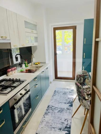 Apartament cu 3 camere decomandat, mobilat în Podul de Fier