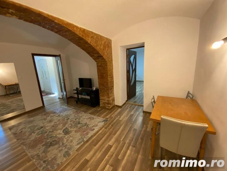 Apartament cu 2 camere semidecomandat în Sub Arini