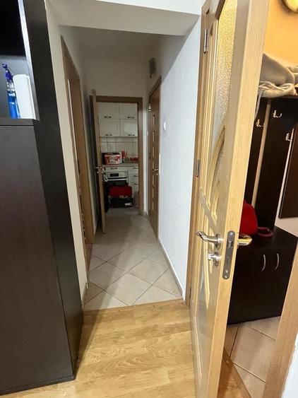 Apartament cu 2 camere semidecomandat, mobilat în Gorjului