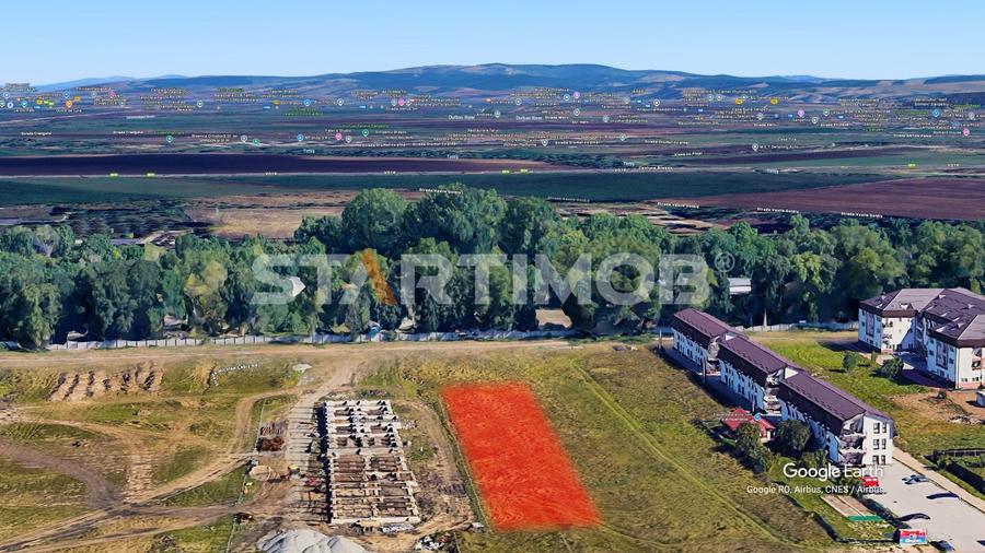 Teren Construcții intravilan de 2000 mp, în Tractorul