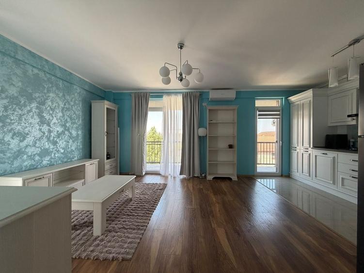 Apartament cu 3 camere decomandat, mobilat în Aradului